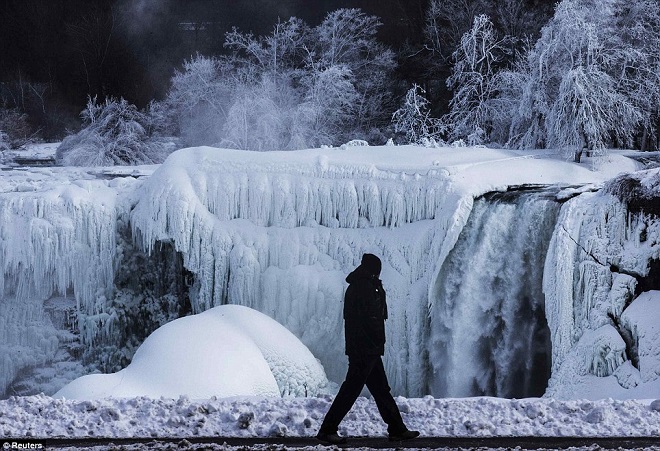 Cascate-del-Niagara-congelate2