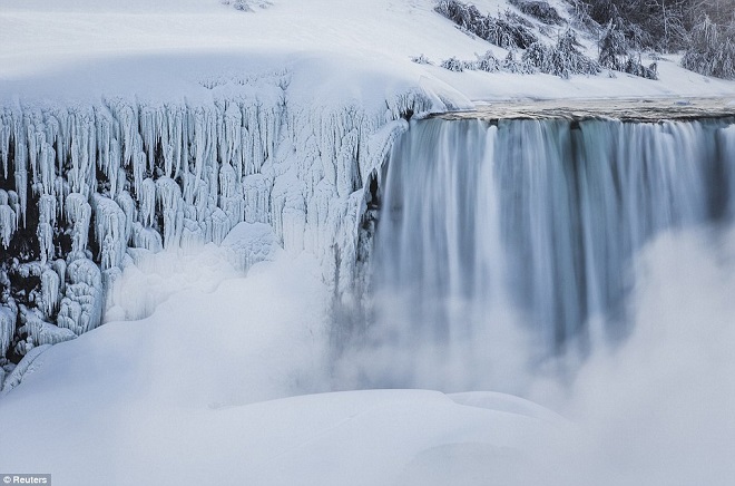 Cascate-del-Niagara-congelate4